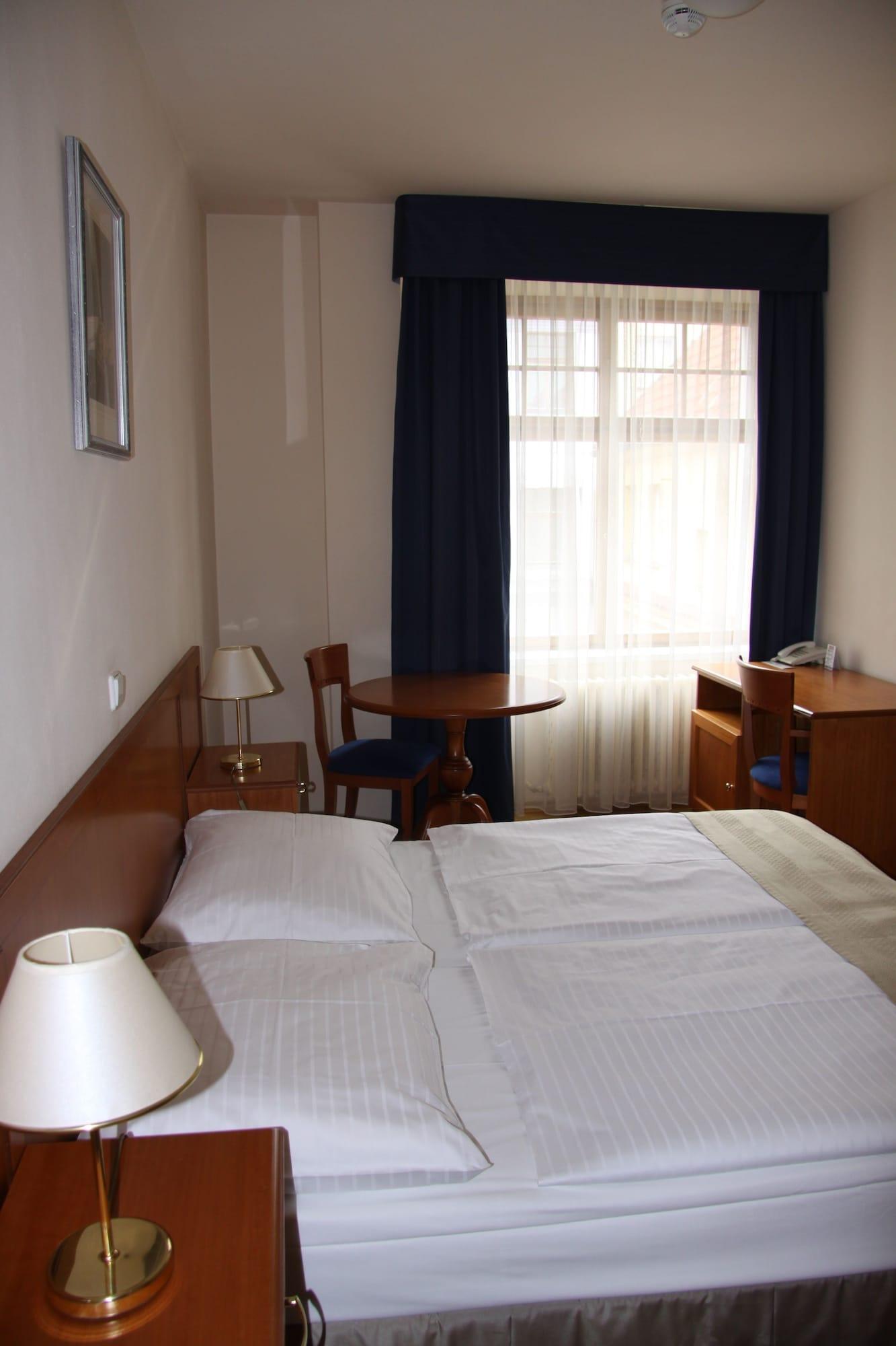 The Botanist Apartahotel 4*
