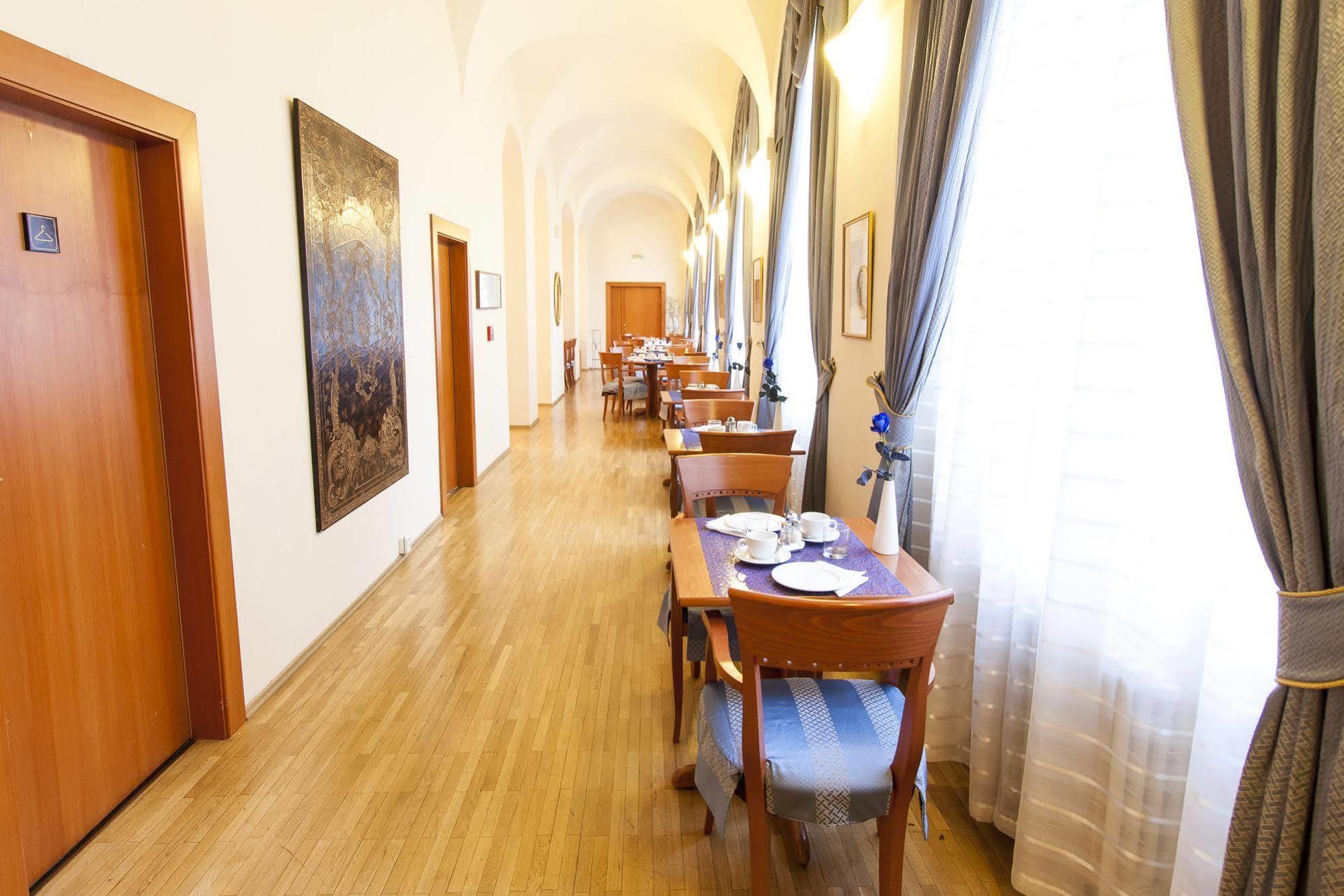 The Botanist Apartahotel Praga